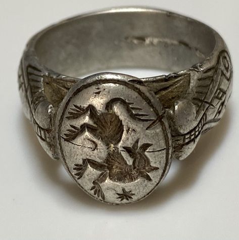 Medieval Accessories Jewellery, Medieval Jewelry Men, Medieval Fantasy Jewelry, 70s Rings, Men’s Jewelry, Men’s Wedding Rings, Mens Signet Rings, Metal Clay Designs, Antique Mens Rings