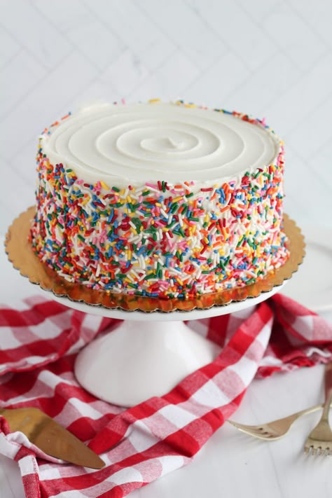 The Best Vanilla Funfetti Cake - Baking with Blondie Baking With Blondie Cakes, Vanilla Confetti Cake Recipe, Frosting For Funfetti Cake, Funfetti Cake Decoration, Cooking Theme Cake, White Sprinkle Cake, White Cake With Sprinkles, Sprinkle Cake Ideas, Vanilla Sprinkle Cake