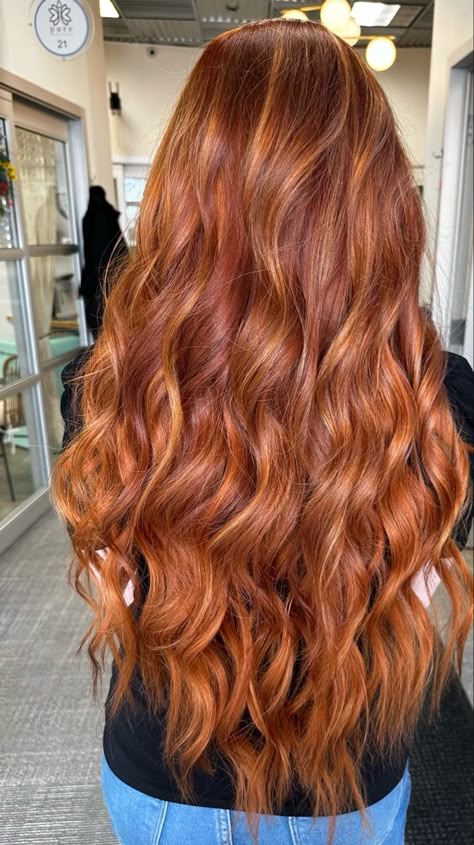 Copper Hair With Highlights, Cowboy Copper Hair, Cowboy Copper, Red Hair Inspo, Dark Auburn, Ginger Hair Color, Hair Color Auburn, Copper Hair Color, Trendy Hair Color