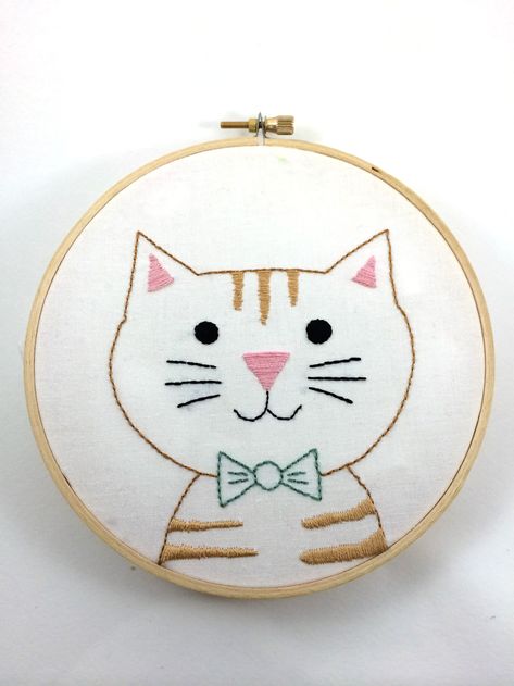 Free Cat Patterns! Simple Animal Embroidery Patterns, Cat Embroidery Design, Ideas Embroidery, Cat Embroidery, Animal Embroidery Designs, Halloween Embroidery, Baby Embroidery, Embroidery Patterns Vintage, Free Cats