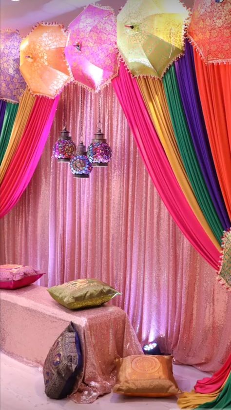 Mehandi Backdrop, Mehndi Stage Decor, Mehndi Decoration, Mehndi Stage, Mehendi Decor Ideas, Mehendi Decor, Umbrella Decorations, Stage Decor, Wedding Event Decor