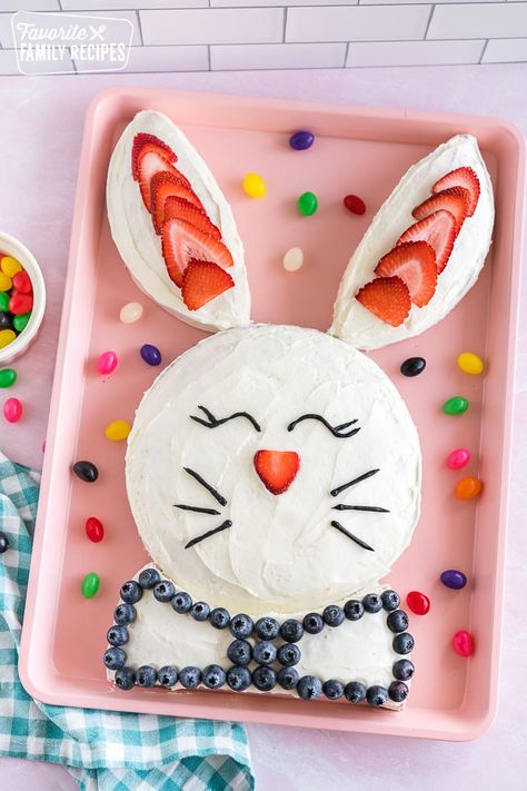 This cake is so cute, it’s almost an insult to eat it. But no worries, Bunny Cake is delicious as well as adorable! Find out how to make this fun cake at home. Easter Desserts Cake, Easter Cake Easy, Easter Cupcakes Easy, Bunny Birthday Cake, Cake At Home, Easy Easter Desserts, Easter Snacks, Easter Bunny Cake, Rabbit Cake