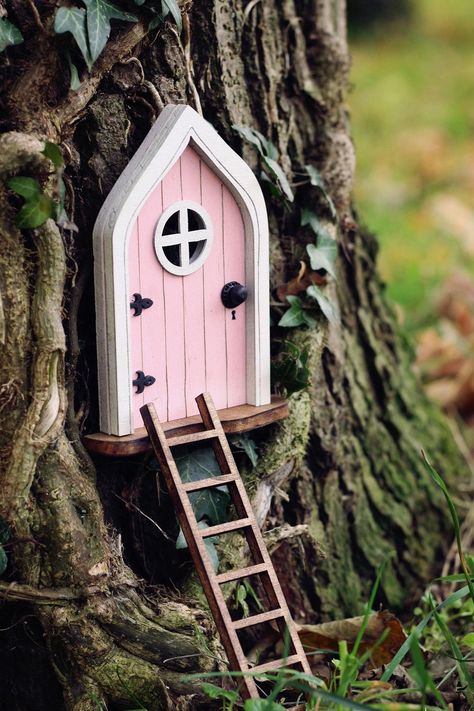 Fairy Garden Design Ideas, Fairy Garden Doors, Fairy Tree Houses, Fairy Garden Crafts, Fairy Garden Designs, Fairy Tree, Fairy Garden Houses, Garden Fairy, Diy Fairy