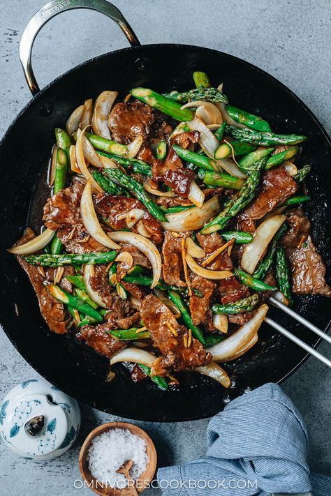 Beef In Oyster Sauce, Beef And Asparagus, Beef With Oyster Sauce, Fried Chicken Breast Recipe, Orange Beef, Crispy Beef, Cantonese Cuisine, Cantonese Food, Chinese Cooking Recipes