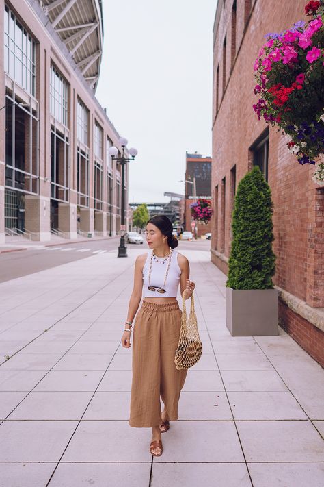 tan camel linen pants Mustard Linen Pants Outfit, Linen Pants Travel Outfit, Natural Linen Pants Outfit, Tan Linen Pants Outfit Summer, Tan Flowy Pants Outfit, Wide Leg Tan Pants Outfit, Tan Dress Pants Outfit, Tan Pants Outfit Work, Tan Linen Pants Outfit