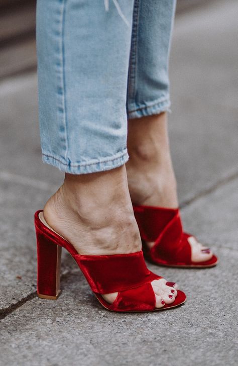 Imgur: The magic of the Internet Topshop Mom Jeans, Velvet Mules, Red Carpet Party, Coffee Outfit, Mules Sandals, Heeled Mule, Work Formal, Velvet Heels, Womens Chunky Heels