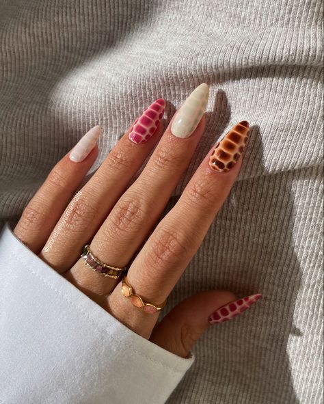 Autumn nails, fall nails, October nails, fall nail inspo, nail inspo trendy, trendy nails 2023, autumn ready, fall ready, fall nail ideas, inspo , gel nails, acrylic nails, short nails, almond nails, halloween nails, Halloween ready, 2023, chrome nails, chrome stars (affiliate link) Blooming Gel, Evil Eye Nails, Velvet Nails, Nail Art Gel, Daisy Nails, Summery Nails, Mermaid Nails, Pearl Nails, Girls Nails