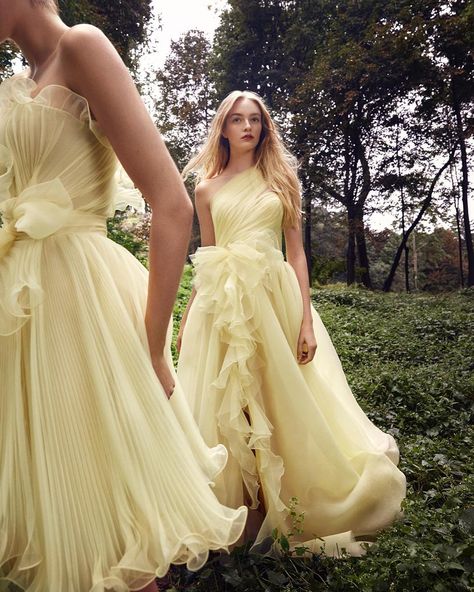 Marchesa on Instagram: “The organza pebble cocktail and gown from the Spring/Summer 2019 collection are now available for pre-order exclusively @modaoperandi.…” Pale Yellow Weddings, Wedding Gown Trends, Pale Yellow Dresses, Marchesa Spring, Dreamy Gowns, Yellow Gown, Yellow Bridesmaid Dresses, Cute Wedding Ideas, Yellow Wedding