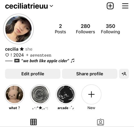 i tried to make it aesthetic.. | layout inspo | instagram bio Personal Ig Bio Ideas, Insta Bio Inspo Aesthetic, Instragram Bio For Girls Aesthetic, Wave To Earth Bio Ideas, Instgram Bio For Girls Ideas, Twitter Aesthetic Bio, Ide Bio Second Account, Minimalist Instagram Bio, Aesthetic Instagram Bio Layout