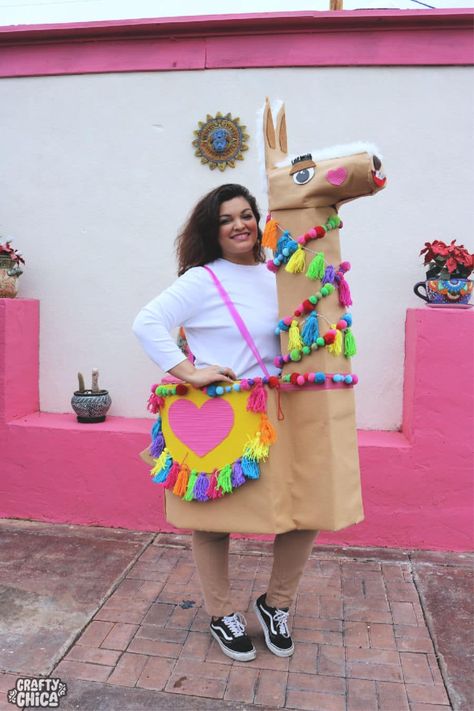 How to make a llama costume from Amazon Prime boxes. #craftychica #llamacostume #boxtumes Llama Halloween Costume, Region Sierra, Llama Costume, Boxing Halloween Costume, Diy Haunted House Props, Box Costumes, Diy Halloween Games, Book Week Costume, Costume Tutorial