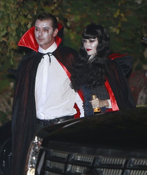 Gavin Rossdale and Gwen Stefani as Vampires Chucky And His Bride, Celebrity Couple Costumes, Mordecai Y Rigby, Dracula Costume, Halloween Costumes 2014, Khloe Kardashian And Tristan, Vampire Costumes, Celebrity Halloween, Celebrity Costumes