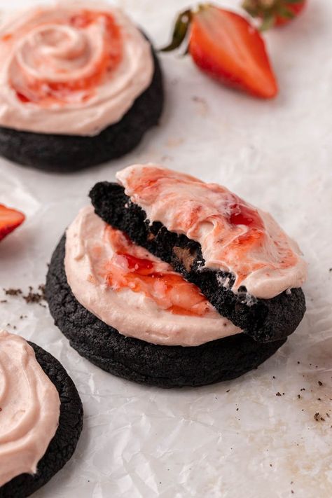 These Crumbl chocolate strawberry cheesecake cookies are a delicious spin off of your regular Oreo crusted strawberry cheesecake dessert~ Strawberry Cheesecake Cookies, Cheesecake Cookies Recipes, Chocolate Strawberry Cheesecake, Crumble Cookie Recipe, Lifestyle Of A Foodie, Chewy Chocolate Cookies, Crumbl Cookies, Cheesecake Cookies, Gourmet Cookies