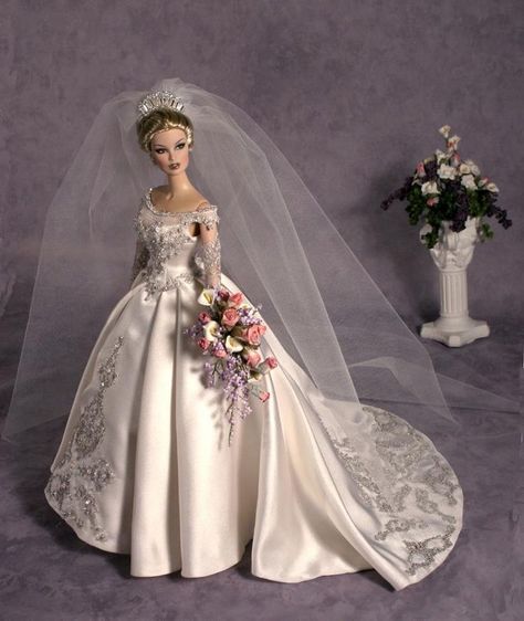 Vestidos de novia que vas a querer arrebatarle a Barbie Doll Wedding Dress, Barbie Bridal, Barbie Wedding Dress, Wedding Doll, Barbie Mode, Barbie Bride, Barbie Wedding, Bride Dolls, Barbie Gowns