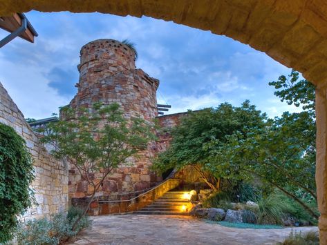 5 Surprisingly Affordable Wedding Venues in Austin Lady Bird Johnson Wildflower Center, Austin Wedding Venues, Smallest Wedding Venue, Austin Texas Wedding, Texas Gardening, Lady Bird Johnson, Wedding Venues Texas, Affordable Wedding Venues, Native Garden