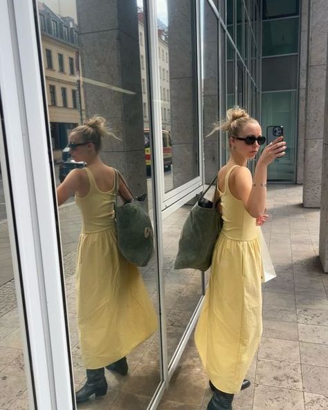 sarah joy on Instagram: "🌞🍯💛🍌🌼🌟  #streetstyle#yellowaesthetics#berlinstyle#springstyle2024#berlin" Sarah Joy, Berlin, Ootd, Street Style, On Instagram, Instagram