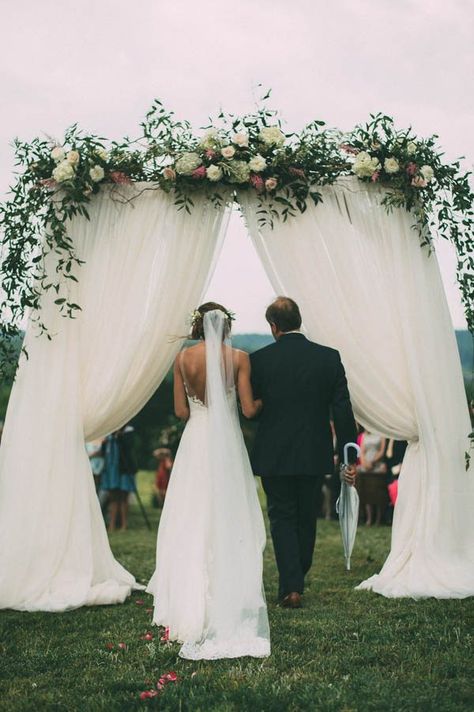 Outdoor Wedding Entrance, Outside Wedding Ceremonies, Wedding Aisle Outdoor, Rainy Wedding Day, Deco Boheme Chic, Wedding Isles, Wedding Entrance Decor, June Bug, Rainy Wedding