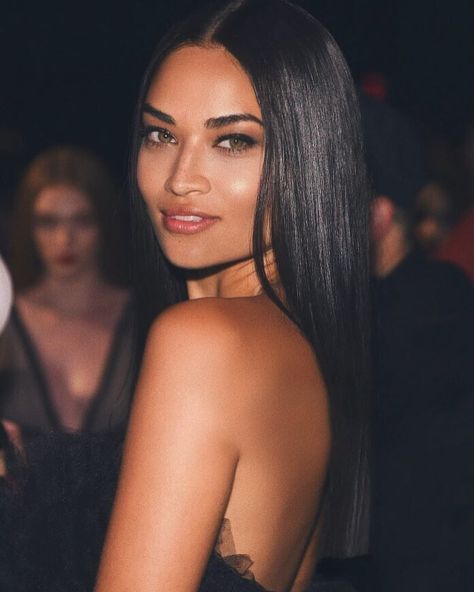 Wedding Hairstyles Guest, Long Hair Trends, Shanina Shaik, Girls Hairstyles Easy, Graduation Hairstyles, Bow Hairstyle, Best Wedding Hairstyles, Long Wavy Hair, Wedding Hairstyles For Long Hair