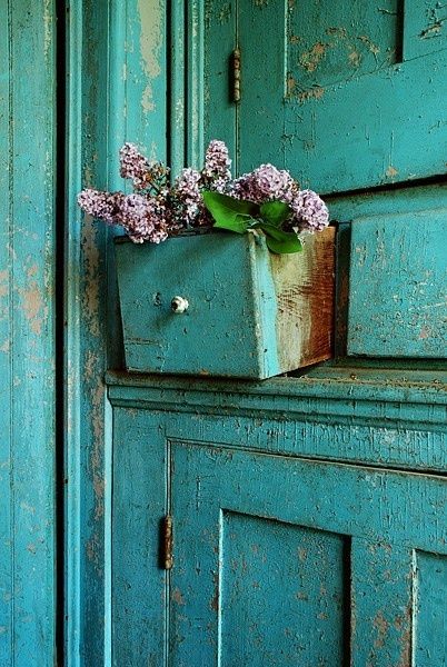 Country Colors, Tricia Guild, Styl Shabby Chic, Vibeke Design, Azul Tiffany, Color Turquesa, Purple Home, Front Porches, Shades Of Turquoise