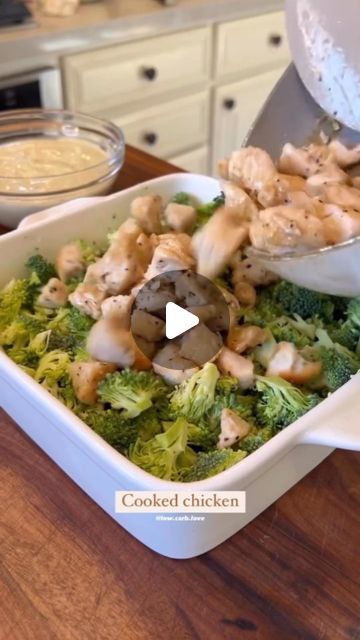 Chicken Broccoli Alfredo Bake Keto, Chicken Broccoli Alfredo Low Carb, Low Calorie Chicken Bake, Chicken Broccoli Alfredo Bake Low Carb, Low Carb Chicken Alfredo Bake, Keto Alfredo Chicken Bake, Chicken Breast Broccoli Recipes, Keto Chicken Broccoli Alfredo, Low Calorie Casserole Recipes