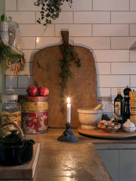 Living Slow, Cozy Lifestyle, 1940s Home, Baking Homemade, Seasonal Living, Aesthetic Cottagecore, Quiet Life, Christmas Time Is Here, Cottagecore Aesthetic