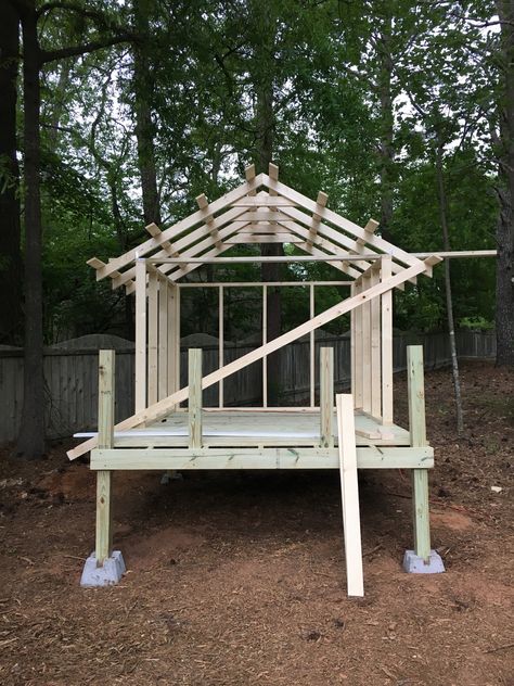 Easy To Build Playhouse, Diy Raised Playhouse, Elevated Tree House, Wood Playhouse Plans, Elevated Playhouse Plans, Playhouse Building Plans, Playhouse On A Hill, Two Story Playhouse Plans, Open Playhouse