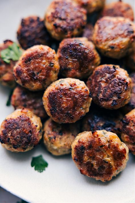 Chicken Meatballs (The BEST!) Beef And Pork Meatballs, Ground Chicken Meatballs, Beef And Pork, Chelsea's Messy Apron, Facebook Recipes, Chicken Meatball Recipes, Chicken Balls, Appetizer Meatballs, Ground Chicken Recipes