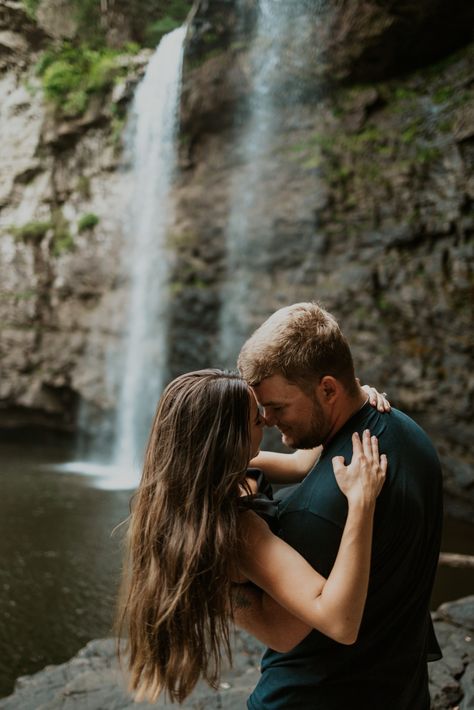 Austin picking Sydnie up and holding her for an engagement photo in front of a waterfall. Fall Waterfall Photoshoot, Engagement Photos Waterfall, Waterfall Engagement Pictures, Creek Engagement Photos, Tennessee Waterfalls, Fall Creek Falls, Waterfall Engagement, Fall Engagement Pictures, Waterfall Photo