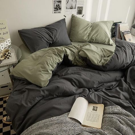 Beds For Apartments, Bed Ideas Black, Black Aesthetic Room Decor, Cozy Bedroom Black, Beige And Black Bedroom Ideas, Cozy Black Bedroom, Boyfriend Bedroom, Man Room Design, Mens Home Decor