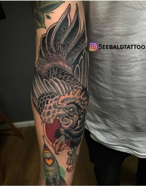 Ayam cemani rooster #tattoo #besttattooartist #neotraditional #traditionaltattoo #seebaldtattoo #girlswithtattoos #boyswithtattoos #rooster #roostertattoo #tattoo #tätowierung #germany #germantattooartist #germantattooers #german Rooster Tattoo Japanese, Japanese Rooster Tattoo, Neo Japanese, Ayam Cemani, German Tattoo, Chicken Tattoo, Rooster Tattoo, Boys With Tattoos, Neotraditional Tattoo