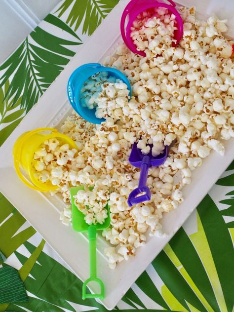 Tiki Party Games, Luau Party Ideas Food Desserts, Luau Crafts, Tropisk Fest, Hawaii Birthday Party, Kids Luau, Luau Party Food, Luau Ideas, Pyjamas Party