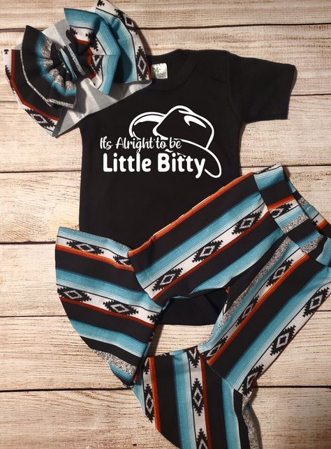 Check It Out! Superb Baby Shower Gifts Under $50! Aztec Clothes, Western Baby Girls, Western Baby Clothes, Baby Clothes Country, Southern Baby, Western Baby, Western Babies, Cute Country Outfits, Country Kids