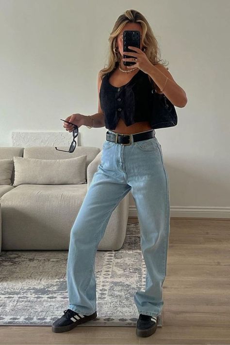 Look basiquinho com colete cropped Looks Adidas, Adidas Samba Outfit, Samba Outfit, Look Adidas, Looks Street Style, Girl Inspiration, Basic Outfits, Adidas Samba, Looks Style