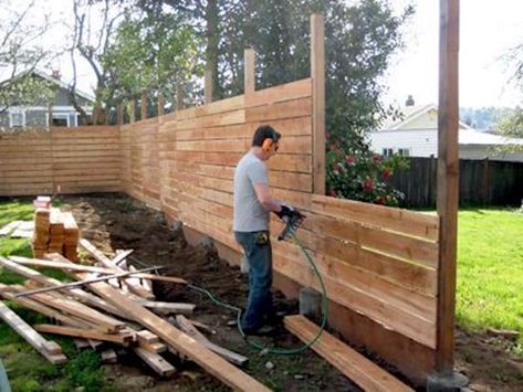 Beautiful Modern Fence Design Ideas Easy Diy Fence, Diy Fence Ideas, Pagar Modern, Build A Fence, Diy Backyard Fence, Diy Privacy Fence, Modern Fence Design, Backyard Fence, Privacy Fence Designs