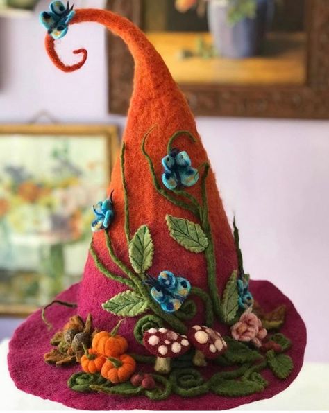 Hat Crochet Ideas, Felt Hat Diy, Witch Hat Felt, Garden Gnome Halloween Costume, Felting Fairy, Ideas For Halloween Costumes, Witch Hat Crochet, Garden Gnomes Costume, Spooky Crochet