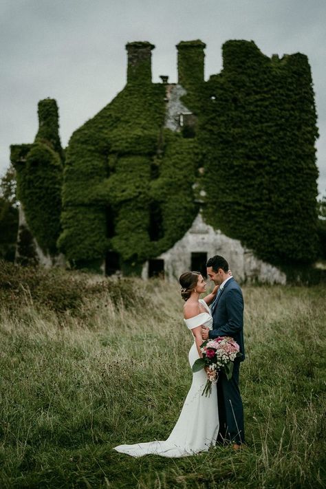 What a beautiful, wild, green setting for a wedding at an Irish castle  #ireland #castle #elopement #irelandelopement #adventureelopement Castle Elopement, Destination Wedding Ireland, Ireland Elopement, Wedding In Ireland, Best Places To Elope, Intimate Destination Wedding, Ireland Destinations, Sony A7iii, Irish Castles