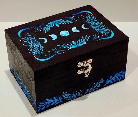 Handpainted trinket box, wooden trinket box, wooden jewelry box, handpainted jewerly box, wooden box art, spice box, witch box, unique gifts, gifts, cottage core gifts, altar box. Painted Trinket Boxes, Chest Box Design, Diy Wooden Jewelry Box Painting Ideas, Diy Wooden Box Painting Ideas, Witch Boxes Painted, Wood Box Painting Ideas For Boyfriend, Painted Jewelry Boxes Ideas, Cute Painted Boxes Ideas, Decorating Boxes Ideas Gift