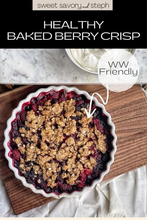 There's nothing better than freshly picked berries in the summertime; so it's only natural that the best, easiest dessert to prepare in the summertime is a fruit crisp.  This healthy baked berry crisp features all the components of a classic berry crisp: deliciously sweet and tart berries, topped with a crispy crumble made with flour, oats, sugar, and butter.  This berry crisp is delicious enough to bring to a barbeque, but also easy and healthy enough to make for yourself to snack on during the Quick Summer Desserts, Blueberry Crumble Recipes, Berry Crisp Recipe, Mouthwatering Desserts, Berry Crisp, Friends Recipes, Fantastic Recipes, Berry Crumble, Tasty Desserts