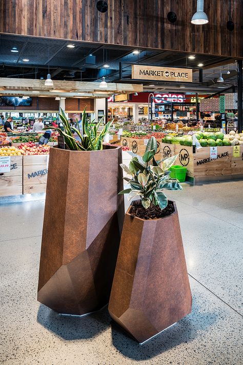 Faceted Planter Pots that look like faceted sculptures by Lump Studio. Metal Pots Planters, Large Diy Planters, Industrial Planter, Large Outdoor Planters, Geometric Planter, Custom Planters, Garden Courtyard, Steel Planters, Planter Design