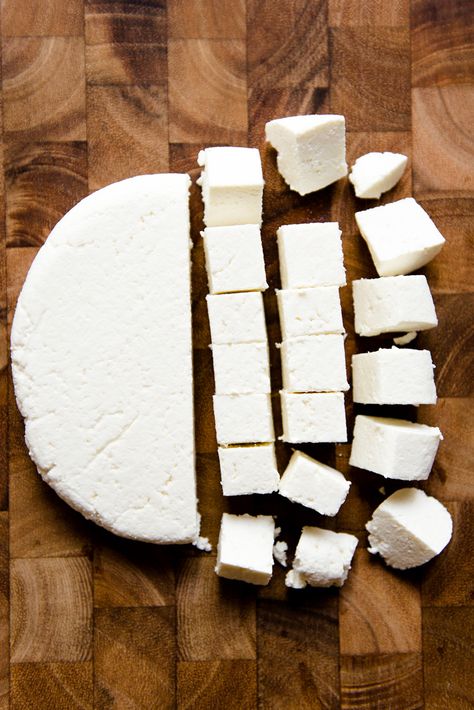 How to Make Paneer - a step-by-step paneer recipe on how to make paneer from scratch! Indian Cheese, How To Make Paneer, Paneer Recipe, Paneer Tikka, Photo Food, Paneer Recipes, Tikka Masala, Soft Cheese, How To Make Cheese