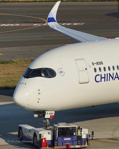 Airbus A350, China Airlines, Air Photo, Airline Flights, Red Bull Racing, John Lennon, Red Bull, Airlines, Taiwan