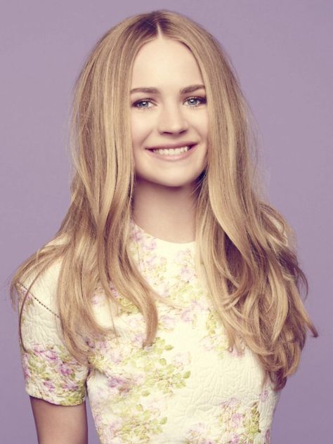 Britt Robertson Britt Robertson Photoshoot, Brit Robertson, Brittany Robertson, The Space Between Us, Ideas Portadas, Secret Circle, Space Between Us, Britt Robertson, Books For Moms