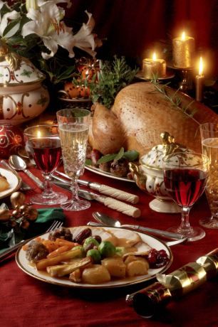 Christmas Turkey Dinner, Traditional Christmas Dinner, Christmas Turkey, Glasses Of Wine, Christmas Entertaining, Holiday Foods, Turkey Dinner, Christmas Menu, Christmas Cooking