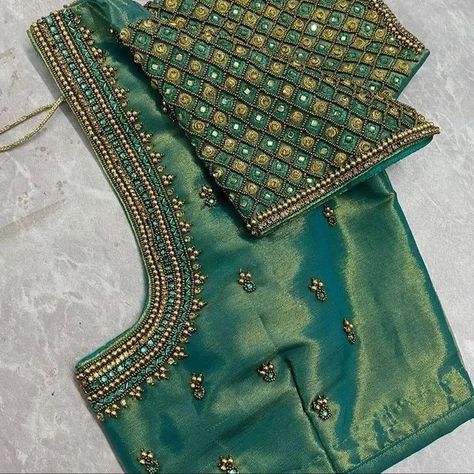 Green Colour Silk Saree, Green Blouse Design, Embroidery On Bags, Embroidery For Kids, Wedding Blouses, Tutorial Embroidery, Embroidery Beginner, Green Blouse Designs, Bags Embroidery