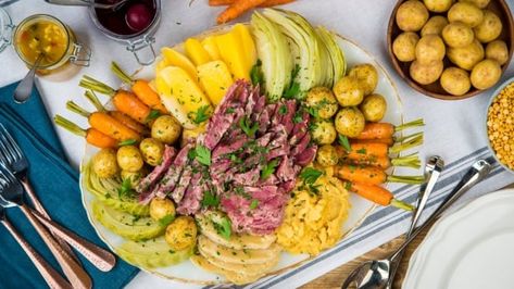 Recipe: Newfoundland Jiggs' Dinner | CBC Life Jiggs Dinner, Newfoundland Christmas, Newfoundland Recipes, Root Veggies, Canadian Food, Corned Beef, Hearty Meals, Dinner Recipe, Newfoundland