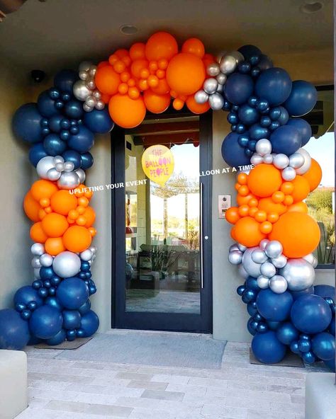 Blue Orange White Balloon Garland, Auburn Balloon Arch, Dragon Ball Z 30th Birthday, Reunion Balloon Decorations, Blue And Orange Balloon Arch, Orange And Blue Balloons, Orange And Blue Party Decorations, Blue Orange Balloon Arch, Orange Balloon Decorations