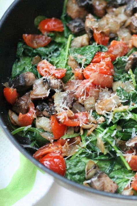 Portabella Recipes, Mushroom Tomato Recipe, Sauteed Spinach And Mushrooms, Sauté Spinach, Mushroom Recipes Indian, Spinach Side, Mushrooms Sauteed, Mushroom Side Dishes, Food Savory