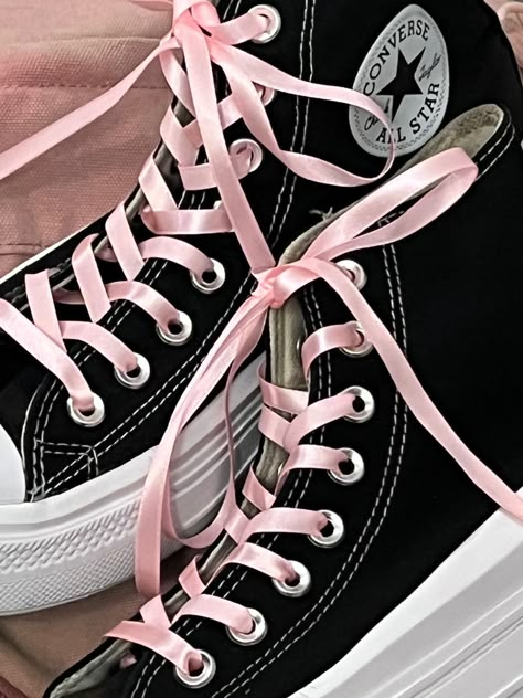 Sneaker Shop, Dr Shoes, Shoe Inspo, Aesthetic Shoes, Rory Gilmore, Swag Shoes, Pretty Shoes, Dream Shoes, Converse Shoes