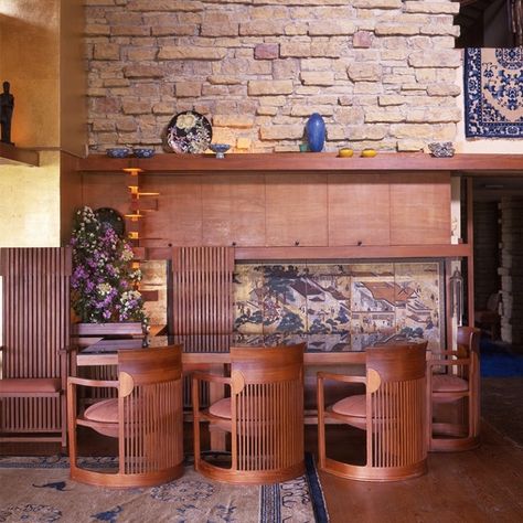 Interior Design Lessons from Frank Lloyd Wright Frank Lloyd Wright Kitchen Design, Frank Loyd Wright Interior, Frank Loyd Wright Architecture, Interior Design Lessons, Frank Lloyd Wright Furniture, Frank Lloyd Wright Interior, Frank Lloyd Wright Style, Organic Interior, Frank Lloyd Wright Architecture