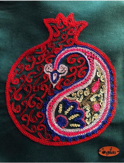 Yalda Ideas, Pomegranate Ideas, Persian Embroidery, Kashida Embroidery, Mulberry Bush, Textile Prints Design, Hand Embroidery Tutorial, Needlework Embroidery, Embroidery Motifs