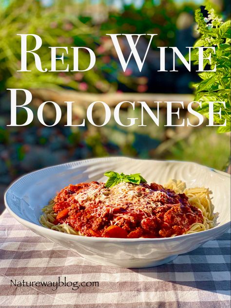 Red Wine Pasta Sauce, Wine Pasta Sauce, Italian Red Wine, Pici Pasta, Authentic Italian Pasta, Red Wine Recipe, Pasta With Meat Sauce, Spaghetti Meat Sauce, Italian Pasta Dishes